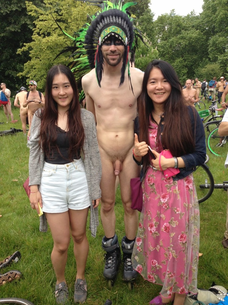 CFNM Hub: CFNM Amateur - Asian Woman Gives Naked Man a Thumb